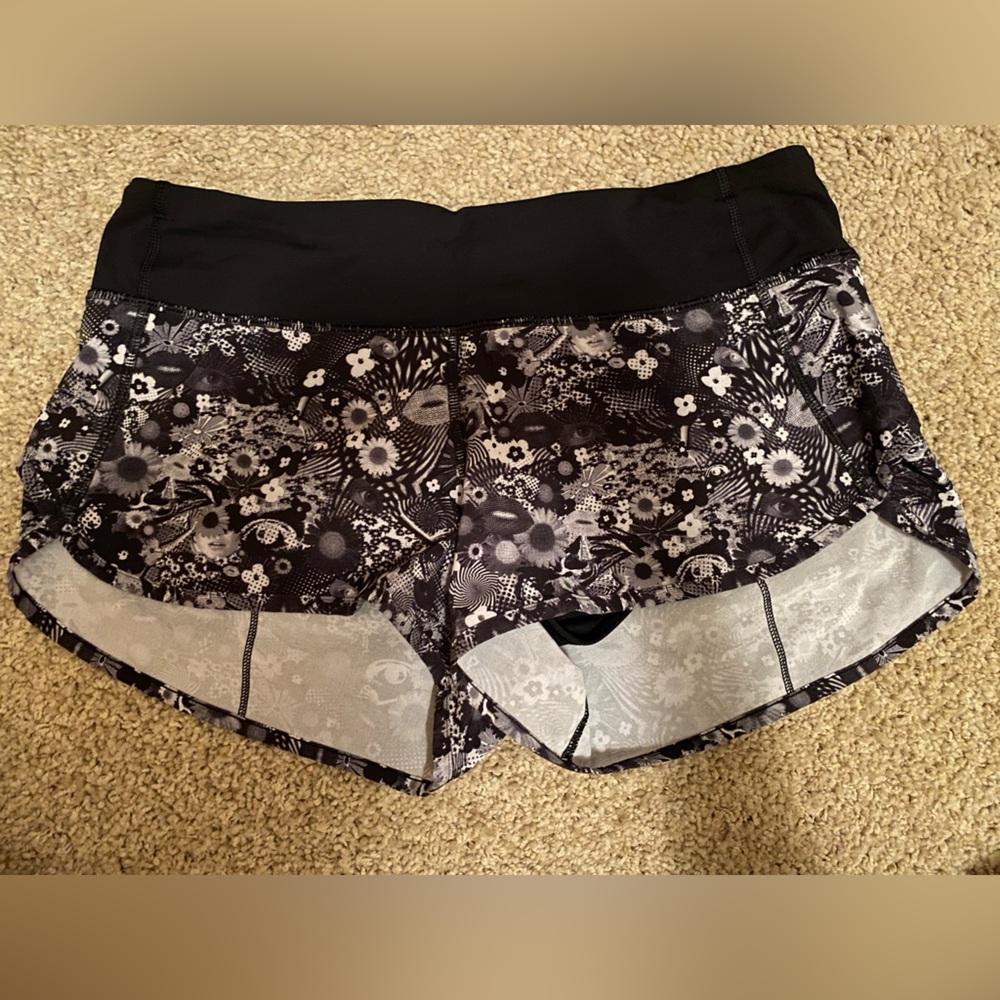 Size 6 Hotty Hot Lululemon shorts